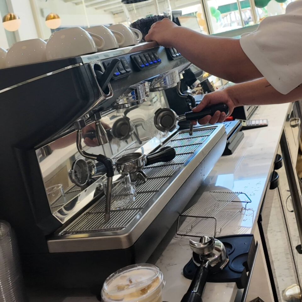 Nuova Simonelli Appia Life II Yüksek Kaşıklı Tam Otomatik Kahve Makinesi, APPIALIFE.2VT