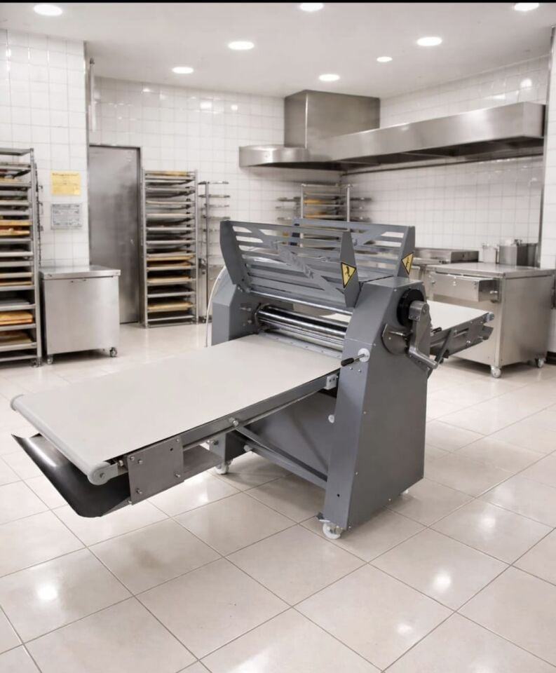 PASTAMAK - BG600 AYAKLI MODEL, KATLANABİLİR HAMUR AÇMA MAKİNASI
